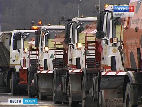 Парад уборочной техники провели коммунальщики области