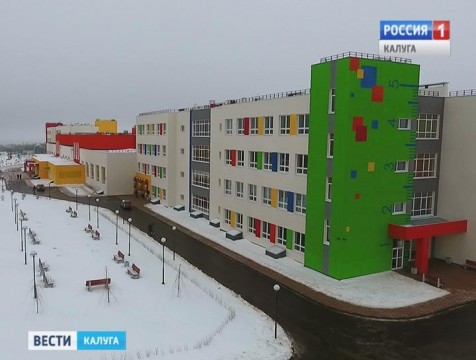 Самая большая школа в России открылась на Правом берегу
