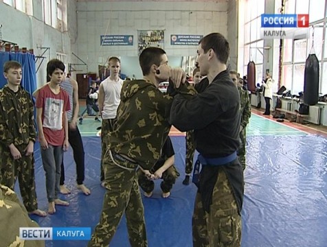 Стартовавший месячник оборонно-массовой работы посвятили 90-летию ДОСААФ России