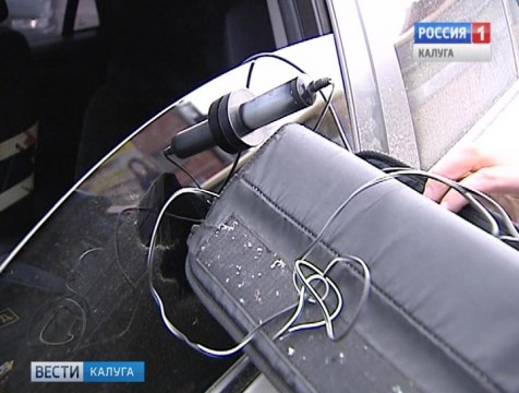 Более 300 автомобилей с незаконной тонировкой выявили в Калуге с начала года