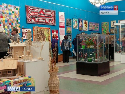 Выставка работ мастеров-любителей области открылась в музее изобразительных искусств