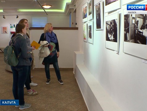 Фотовыставка, посвящённая работе волонтёров, открылась в доме музыки