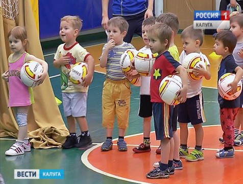 В обнинской школе открылась футбольная секция для самых маленьких