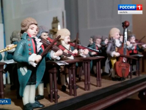 В день Полотняного Завода москвичам показали композицию «Восковой оркестр»