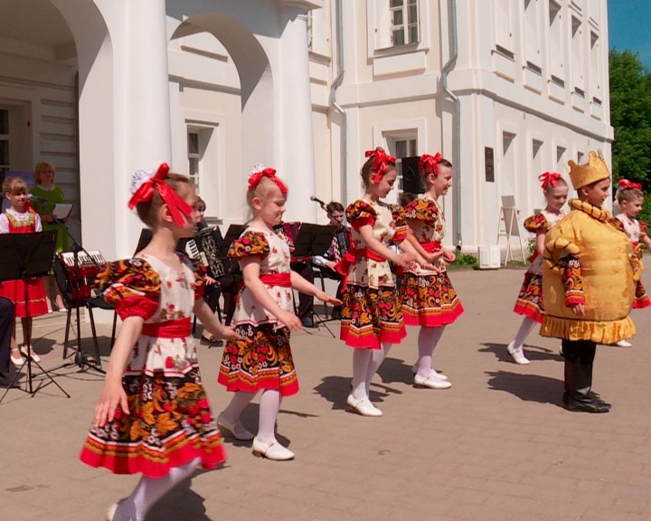 Пушкинский-праздник3-0602.jpg
