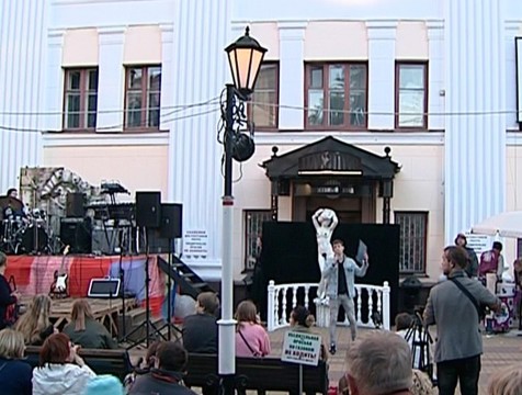 Очередной «Газон-пати» собрал друзей калужского драмтеатра