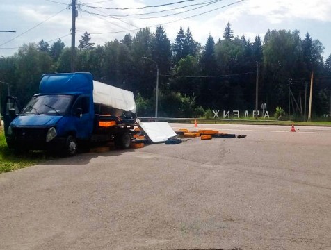 В Жиздринском районе столкнулись «Газель» и «Лада Гранта»
