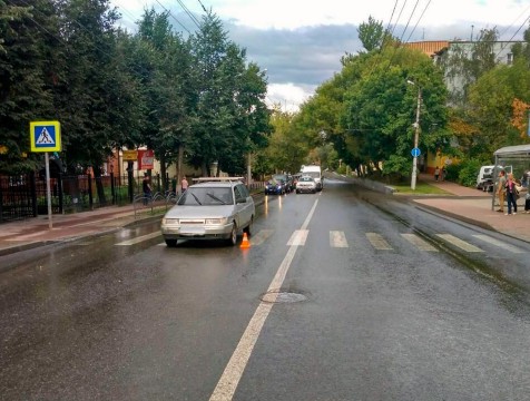 На улице Жукова в Калуге женщину сбили на пешеходном переходе