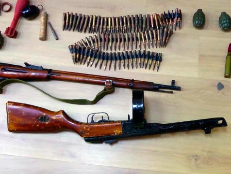 «Черный копатель» устроил в своем гараже склад оружия и боеприпасов
