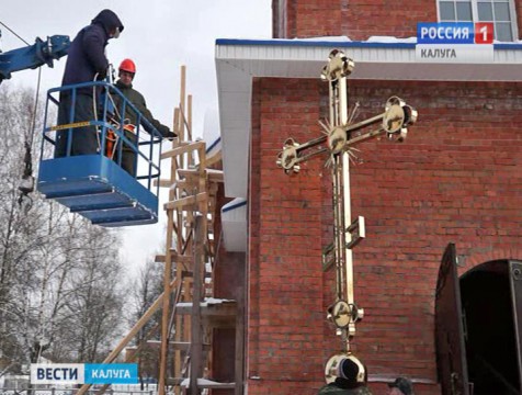 На храм в честь Казанской иконы Божией Матери в деревне Букань водрузили кресты