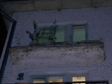 Следственный комитет разбирается в причинах обрушения ограждения балкона в Обнинске