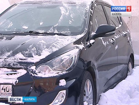 Сотрудница кондровской миграционной службы взяла взятку иномаркой